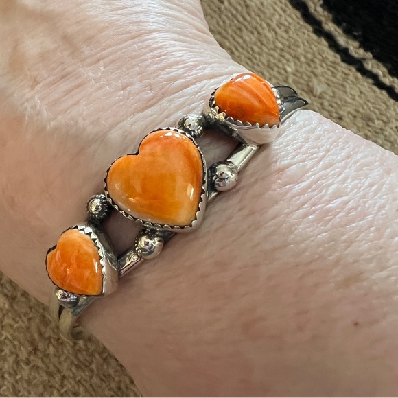 ❤️ Spiny Oyster Adjustable Heart Cuff Brushed Sterling Navajo Southwestern 17.3G - Picture 9 of 17